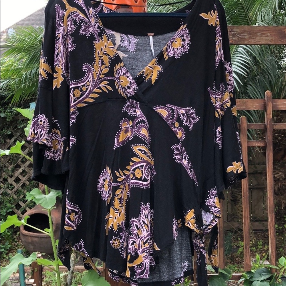 FREE PEOPLE FLOWY TOP